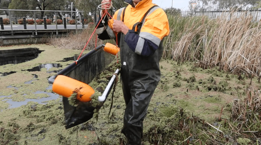 DeSkuzzer 2.0—Remove Aquatic Weeds, Algae and Debris from the Surface of Dams